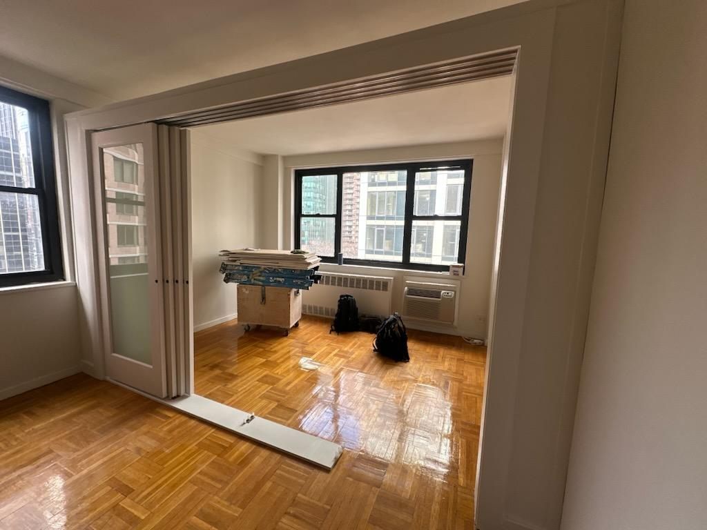 Sliding Single Light Partition